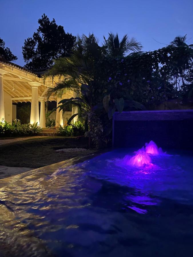 Claire Villa By Younger Villas & Resorts อาฮานกามา ภายนอก รูปภาพ